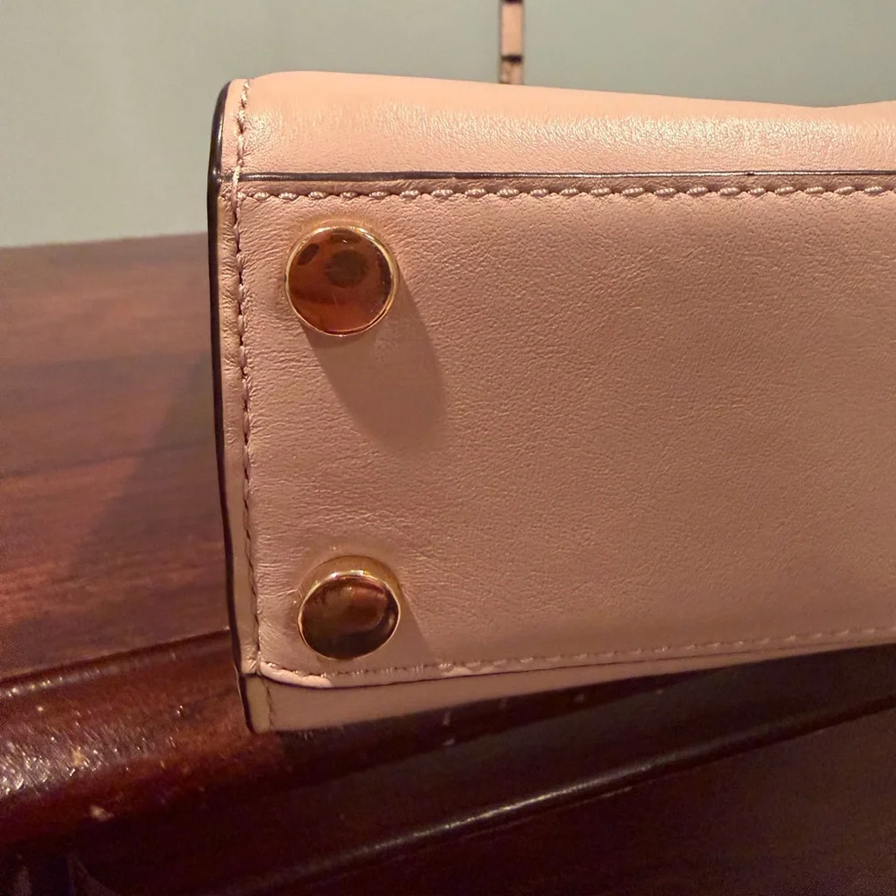 Michael Kors Slone Ruffle Light Pink Handbag with Gold Chain - Picture 9 of 10